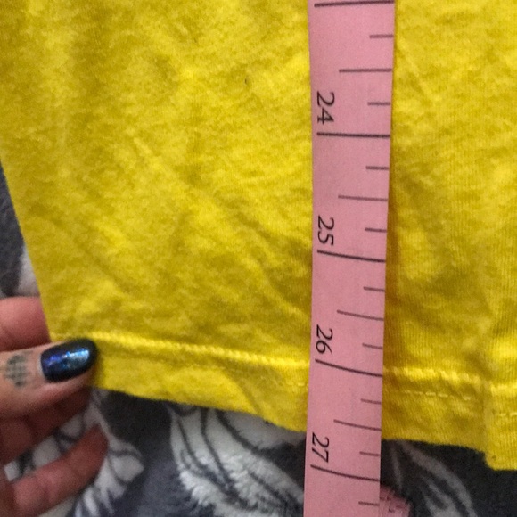 Mighty Fine Tee Target Yellow Daisy T-Shirt - Picture 9 of 9